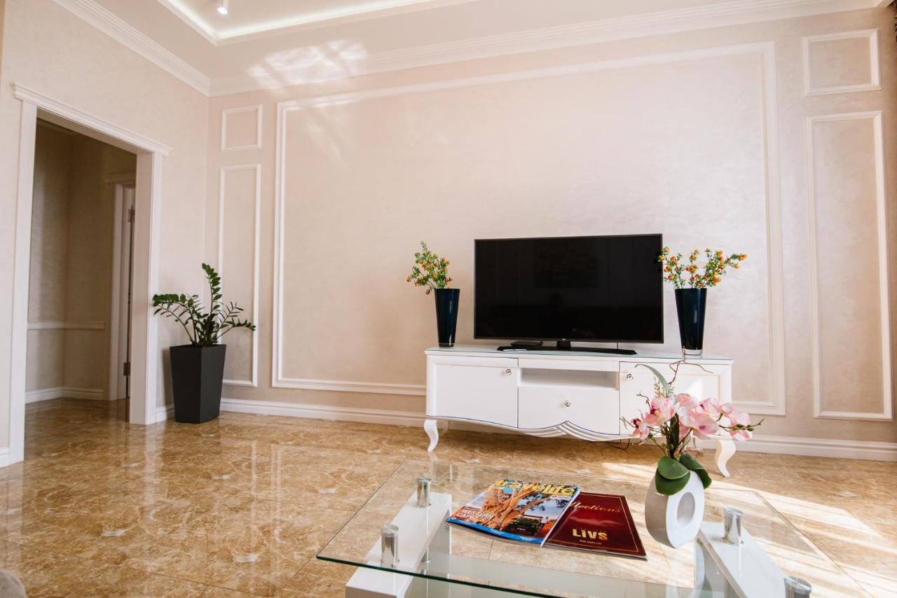 Luxury For Business & Pleasure Royal 2 Apartment Kiev Exterior foto